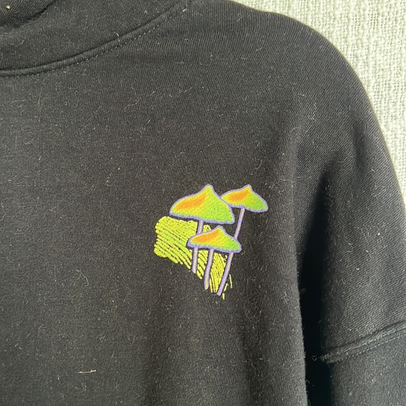 🌈 Nature Nurtures Sweatshirt - Picture 3 of 4